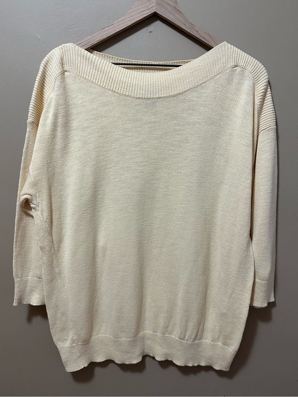 Chico's Size 3 Light Butter Yellow Quarter Sleeve Knit Top Ribbed Hem Spring